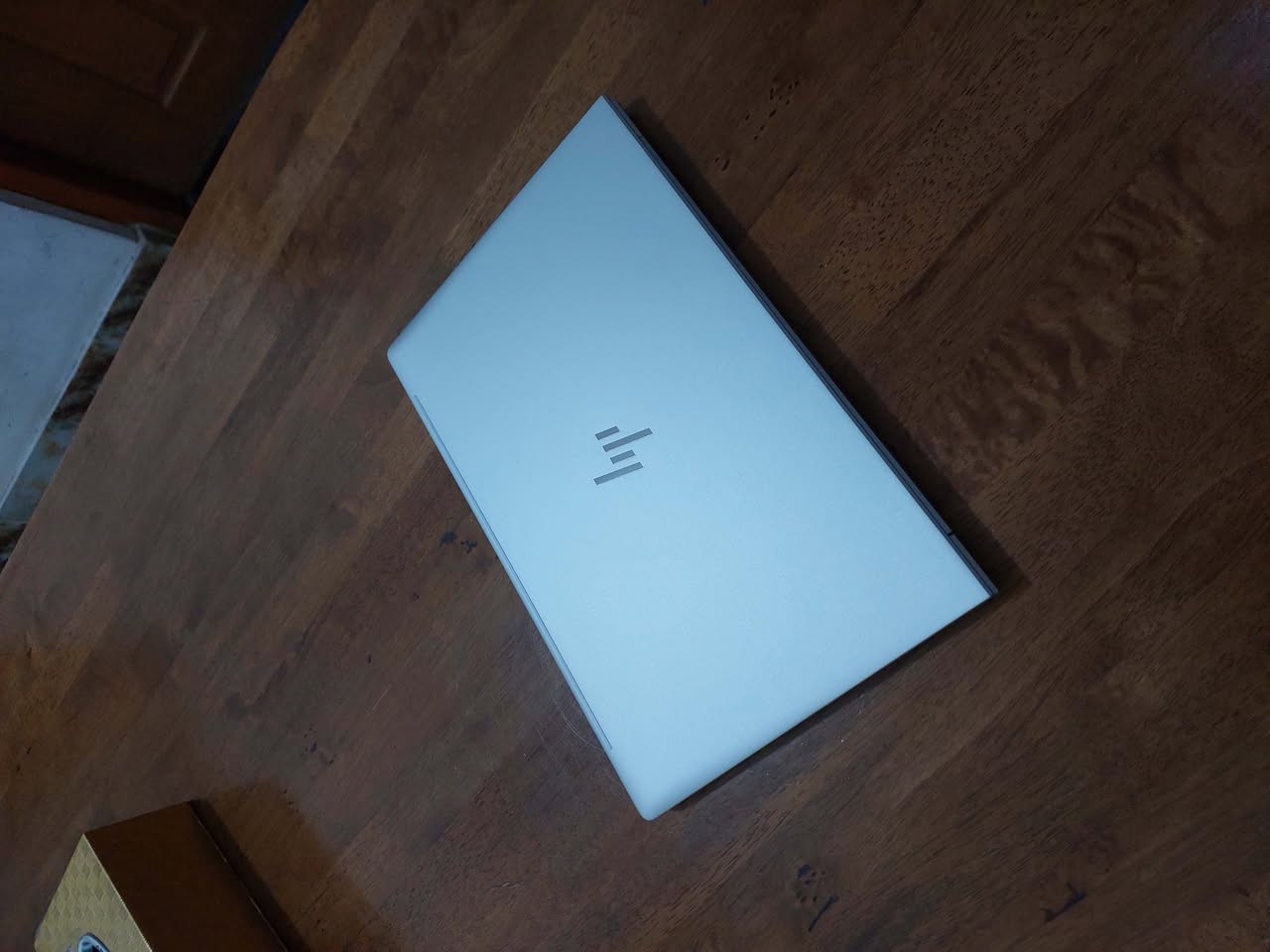 السلام عليكم ..  جيل 12 ....رام 16 كيكا  ...تحفةالكترونية من شركة hp  بلون وشكل وتصميم مميز جدا (المنيوم مو بلاستك)  ... شاشة حجم 15.6 دقة FULL HD 1080 نوع IPS الوان طبيعية  ... معالج قوي  كور اي  5  جيل 12  ..هارد نوع SSD M2 السريع ....بصمة اصبع ... اللابتوب جديد بمعنى الكلمة و شكلة روعة وسوبر سلم وشحنة فوق الممتاز  ملائم للبرامج الهندسية  والتصميم  والدراسة والاعمال وغيرها  ابيعة عالفحص والضمان السعر 350$  للاستفسار الاتصال *********** او *********** (واتس)
