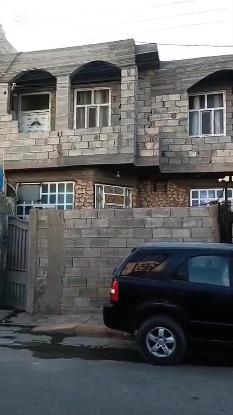 للبيع
-مساحته البيت 200م واجهيه 10 ونزال 20 
- بيت طابقين يحتوي
-غرف نوم ثنين جوه فوك ثلاثه
- صاله وحمام وصحيات داخلي
-ديوانيه و مطبخ
- تفاصيل بعد أكثر داخل ال فديو
- مكان البيت رمادي التأميم حكم المحلي خلف دائره الموارد المائيه 
- الاستفسار *********** بي واتساب
- اخوان سعر خاص رقم بي واتساب
