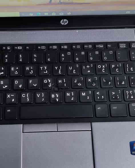 🔥 متوفر الآن من *لابتوبيا* 🔥  
*HP EliteBook 820 G1* – لابتوب عملي وخفيف بسعر ولا أروع!

💻 *المواصفات:*
- المعالج: Intel Core i5 - الجيل الرابع  
- الرام: 8GB DDR3  
- الهارد: 256 SSD – سرعة تشغيل عالية  
- الشاشة: 12.5 إنج – حجم مثالي للتنقل  
- الكيبورد: ضوئي مع ستيكر عربي  
- البطارية: جديدة تدوم لساعات 

✅ مثالي للطلاب، الشغل المكتبي، التصفح، الدراسة، والمشاهدة  
✅ تصميم أنيق وخفيف – يتحمّل وياك الشغل اليومي  
✅ السعر: *فقط 155 ألف دينار شامل التوصيل*

📦 يوصلك مغلّف + ملحقات كاملة

📲 للاستفسار و الطلب:
واتساب: *************  
#لابتوبيا – نوفرلك أكثر مما تتوقع 💻✨
