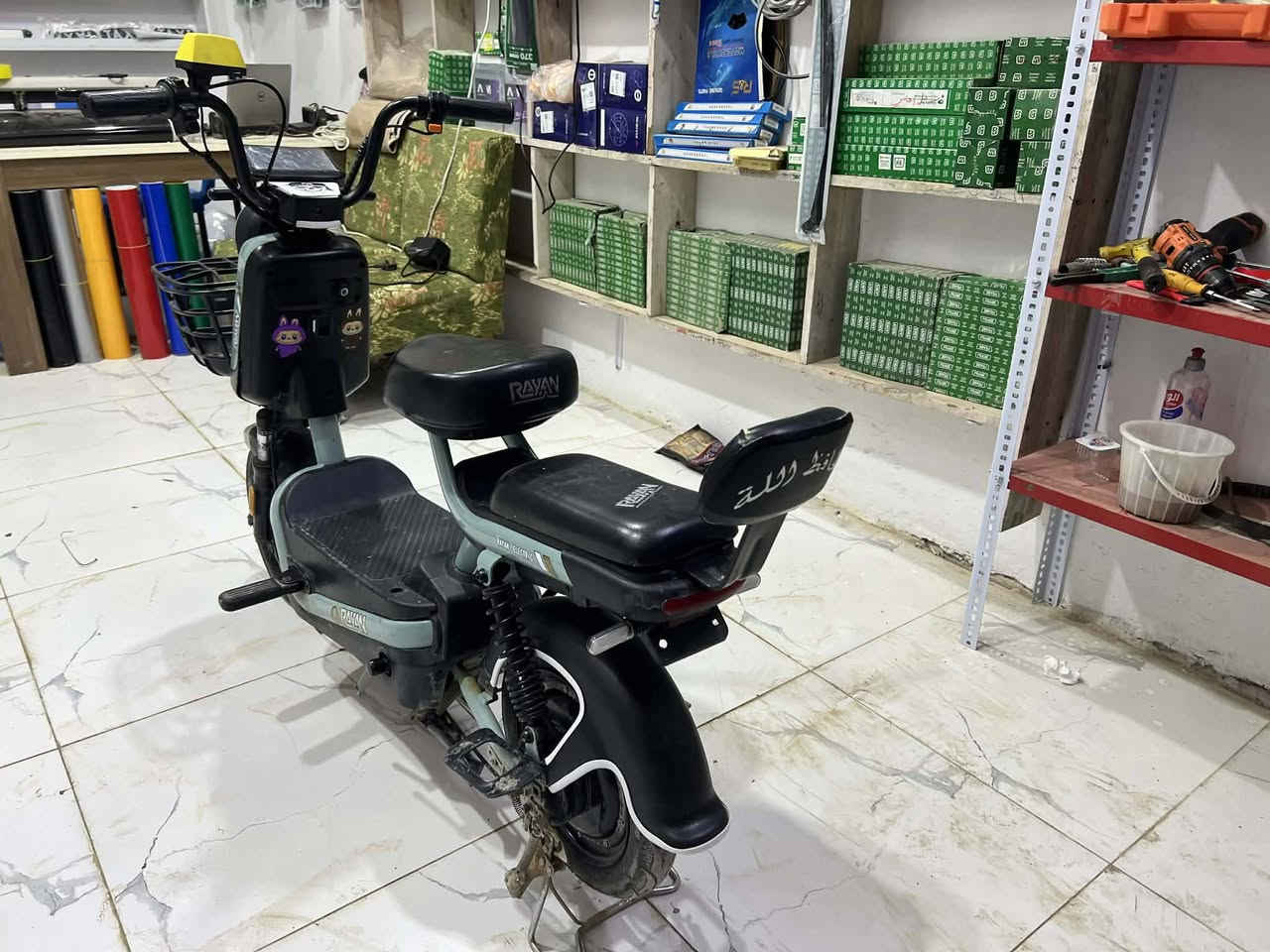 السلام عليكم
دراجه شحن شركة الريان 
الحجم 14 
باتري 4 جديد 
نضافه 90 بل 100
كلشي شغال 
المكان قضاء الفجر 
السعر 250 بيها مجال 
***********
