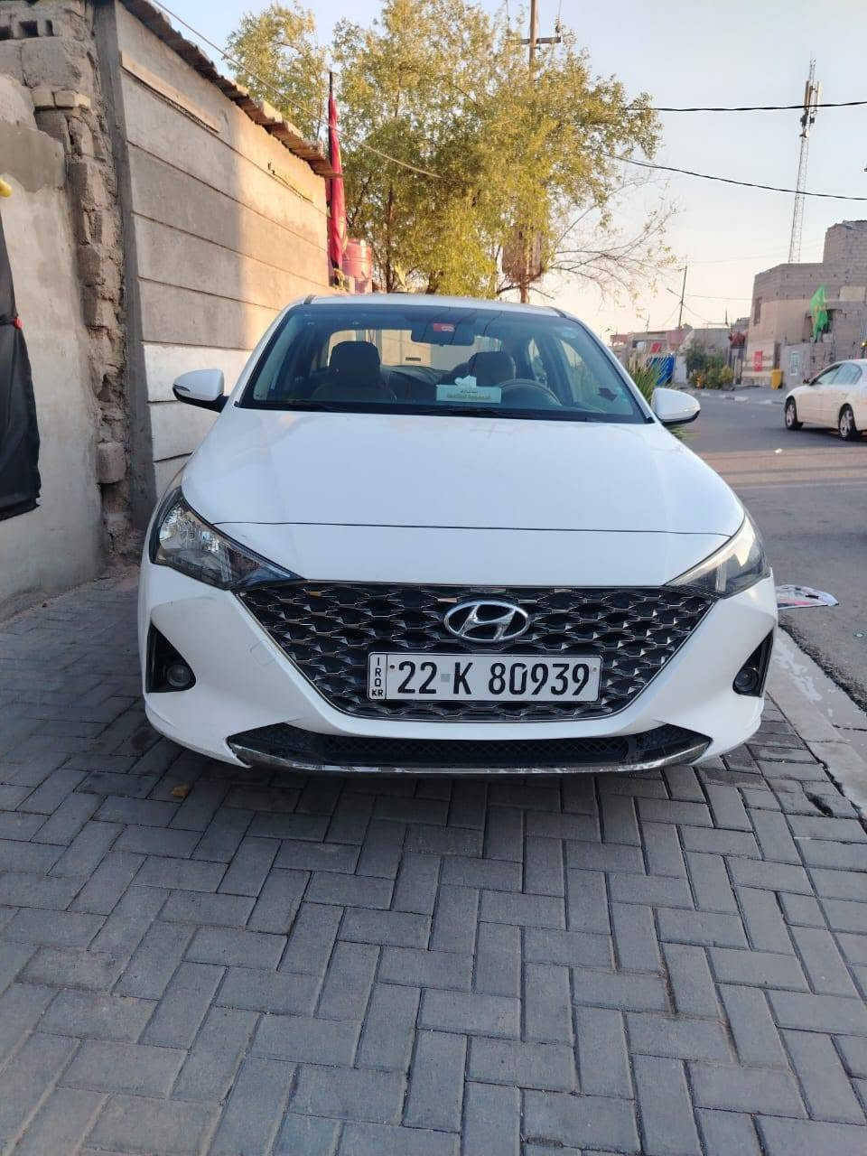 السلام عليكم هونداي اكسنت خليجي موديل 22رقم اربيل السياره كلش جديده ماشيه 9الااف السياره بل بصره القبله حي الشهداء  السعر 137 وبيهه مجال استفسار على الرقم ***********
