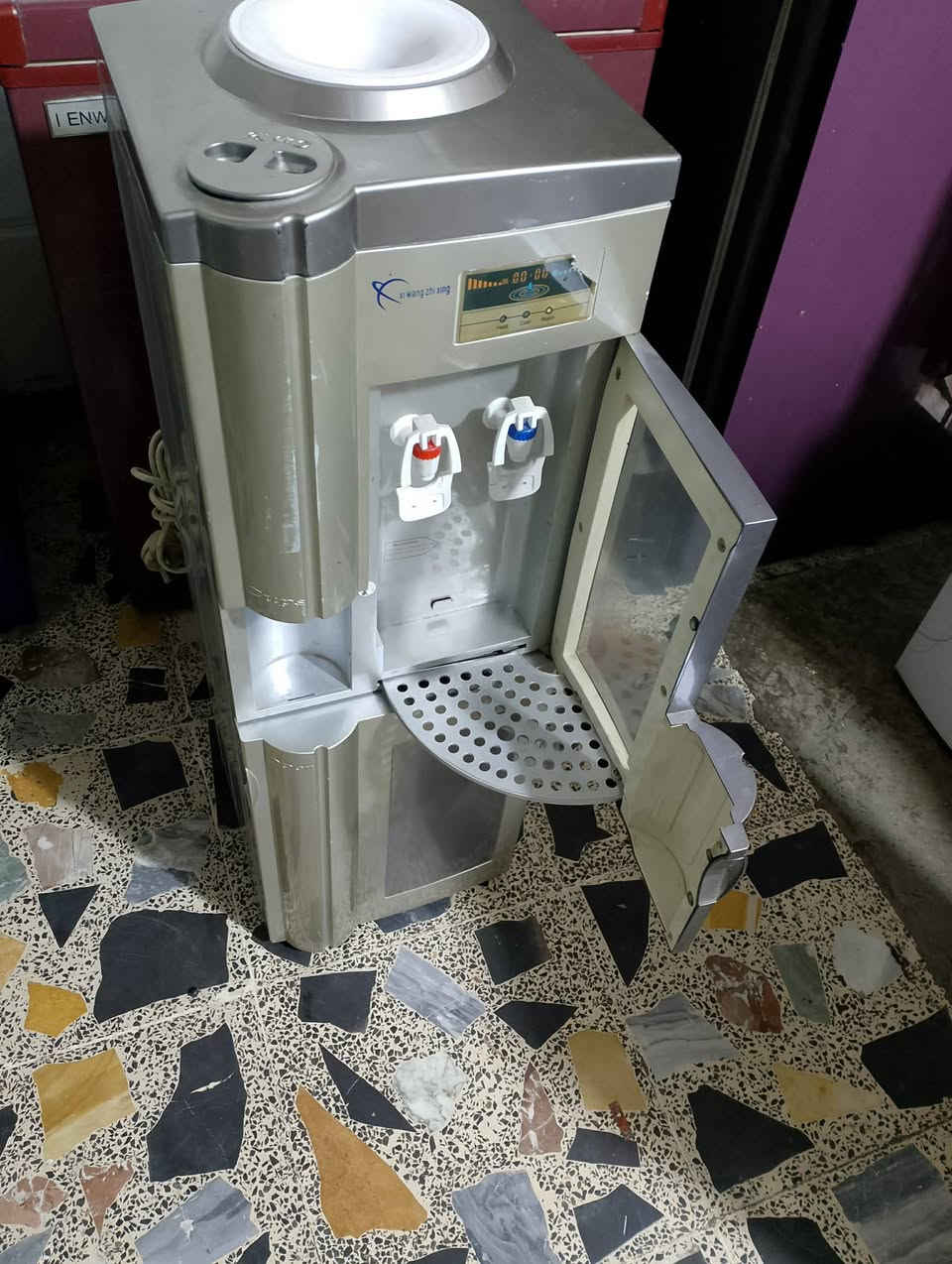 حار بارد يوجد خدمه توصيل 65
@إشارة


**إذا كنت صاحب هذا الإعلان وتريد حذفه لأي سبب، رجاءا أرسل رسالة إلى الدعم الفني**