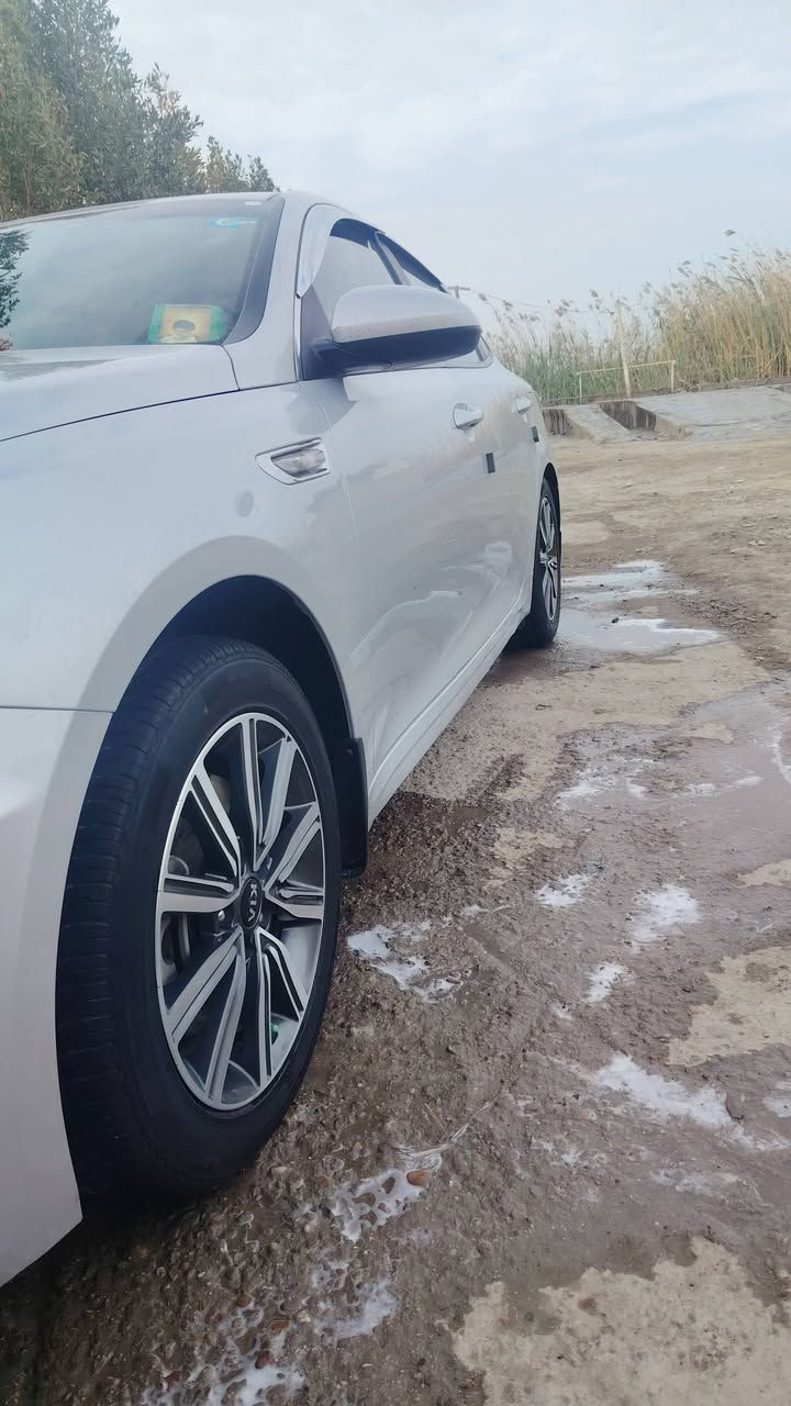 كي فايف موديل 2022 غاز اصل كفاله عامه عارضه ب182 وبيه مجال للشراي السياره ماشيه 52 الف  مواصفات تحكم ستيرن رادار مرأي شفط بيه مواصفات بعد مكينه كير تخم تاير تبريد ثلج مكينه 2000 سنويه ماصاقطه السياره مال جناي ماتصرف عليه كلشي وبالعافيه عالي ياخذه َ مكاني ديوانية دغاره للستفسار ***********
