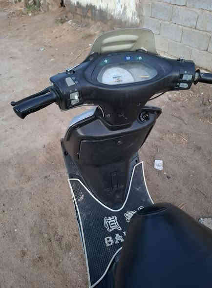 سلام عليكم دراجه للبيع فحل مامفتوحه دراجه نشطه عايزه باتري رايده ب 400او بيه مجال متواجد ماسنجر ***********
