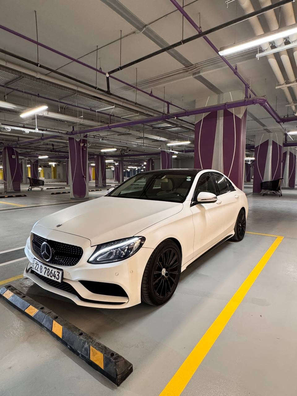 Mercedes-Benz C300 – American Specs 🇩🇪
الموديل : [ 2017 ]
المحرك : [ I4 / 2.0 - Turbo ] ⚡️
الگير : [ أوتوماتيك ] 
الممشى : [ 70 الف ميل ]
اللون : [ أبيض - صدفي ] ⚪️
الحالة : [ السيـارة وارد أمريكا ضررهـا البنيد فقط ! ]

[ السعـر .. $21,500 قابـل للتفـاوض ✅ ] 

[ الـــــمـــواصــفـــــات ]

- السيـااارة فووول أعلـى مواصفـات للأخير 1 / 1 

الموقع : [ بغـداد / حي العـدل ] 📍

للتواصل واتس اب او اتصال : [ *********** ]

#mercdes #benz #c300 #amg #yasser_erbil
