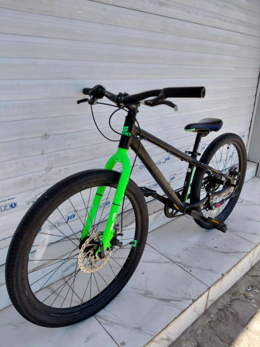 HARO حجم 24 فول المنيوم دراجة مميزة واحترافية 7 سرعات من SHIMANO السعر 215 الف شامل التوصيل    ✈يوجد توصيل لجميع المحافضات ✈ كركوك مدخل سايدين حي الاسرى والمفقودين  معرض ابو شيفان ( *********** )
