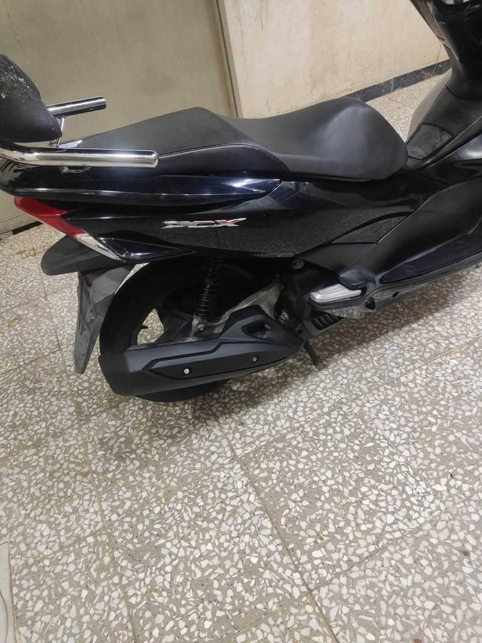 سلام عليكم pcxجيل ثاني دراجه مال رمبه مصار فتره من نزلته ماشيه ٣٠الف نضيفه ستان كهرباء اطفاء ذاتي بل زدحام مخرج شحن دراجه مكفوله برغي نقص مابيها***********مكاني بغداد
السعر $1،350 وبيها مجال

