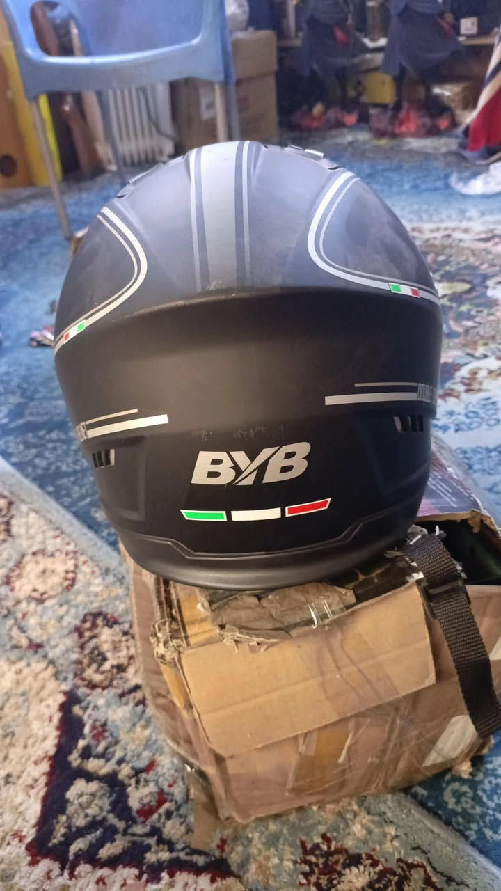 سلام عليكم
عندي هذني خوذ للبيع 
@الجميع


**إذا كنت صاحب هذا الإعلان وتريد حذفه لأي سبب، رجاءا أرسل رسالة إلى الدعم الفني**