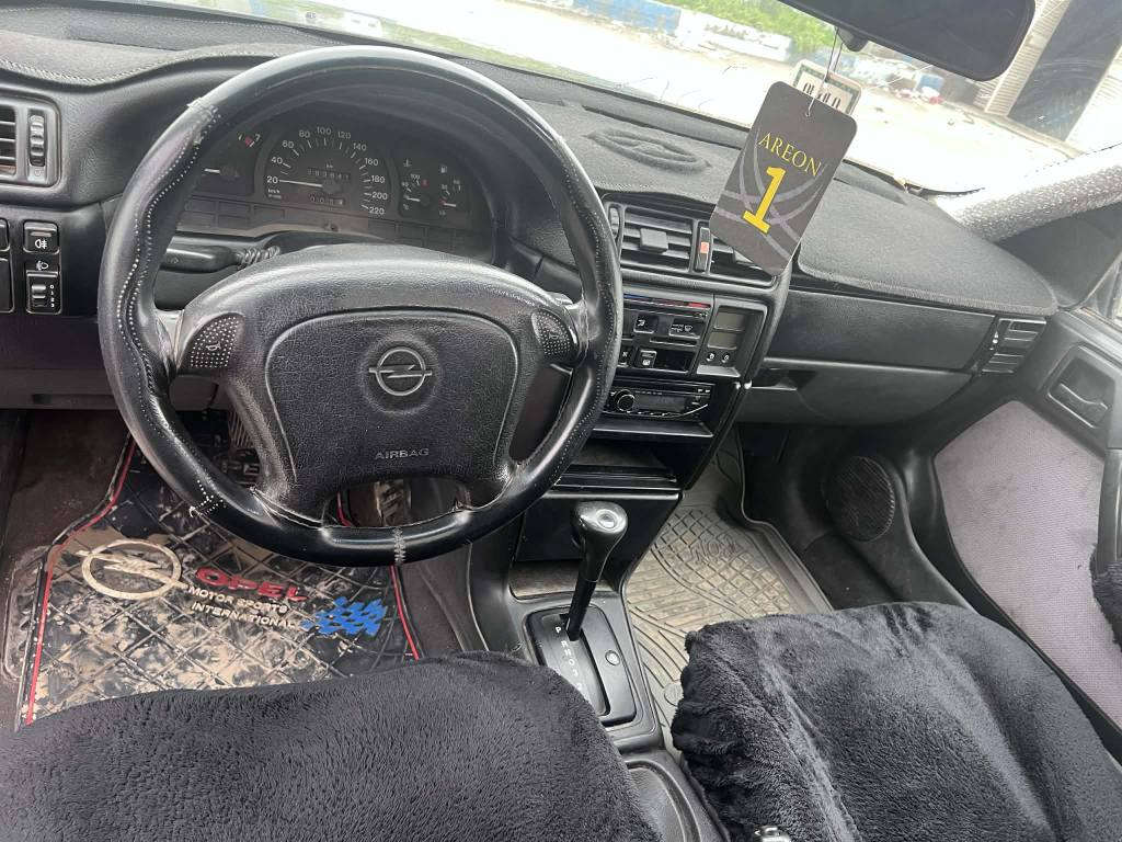 ڤیکترا مودێل 1995  بیلاد خوسوسی تۆماتیک مەکینە 20سەیارەکە فولە مواسەفاتە گێرومەکینەو تەقەوڕەقە بەشەرتە سبوخ عامە لەسەر ساخە بێ لێدانە سەنەوی خلاس بووە سعری 45مەعامەلە *********** *********** أربيل, العراق
