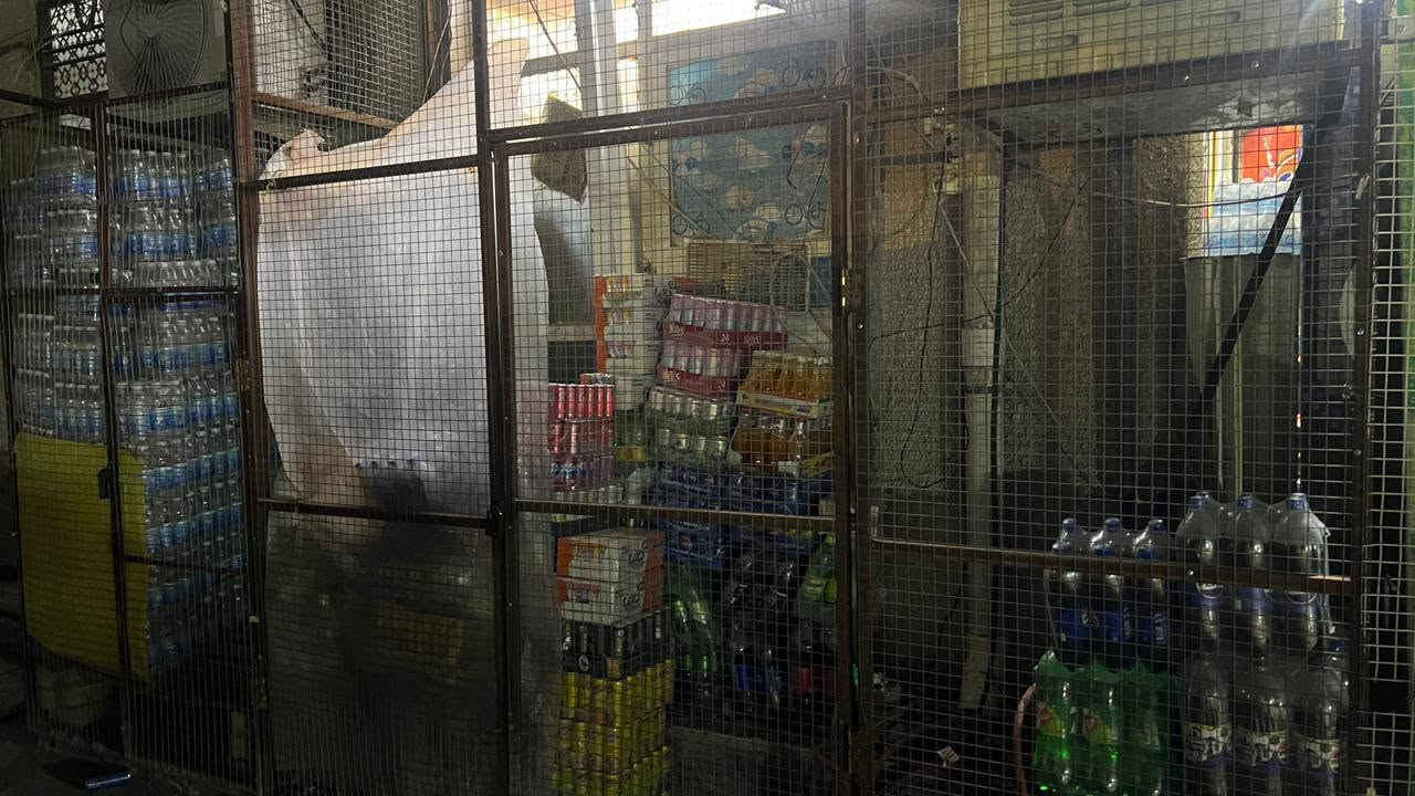 سلام عليكم 
اسواق للبيع في الحريه شارع ٣٠
اسواق عباره عن محلين خير من الله تحتوي عله سبلتين و ١٢ عارضه للاستفسار  الاتصال عله الرقم ‏‪***********‬‏
