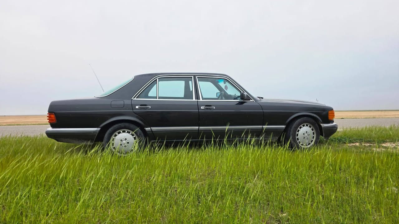 السلام عليكم
مرسدس رأسي باب قصير رقم بغداد دولي محرك ياباني 3000ابشرط اسلايت طكتين 
موديل 88السياره جديده بشرط شراي اتصل ع الرقم ***********الموقع ديالى 
السياره مال جني السعر 50
