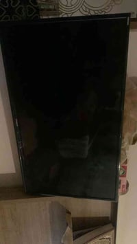 مكلفه بالنشر شاشه نوعيه شونك حجم32جديده غراضها كامله 80بيها مجال للاست...