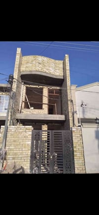 بيت للبيع مساحة ١٠٠متر واجهة ٤يحتوي علىَ ثلاث غرف نوم وصالة ومطبخ وخدم...