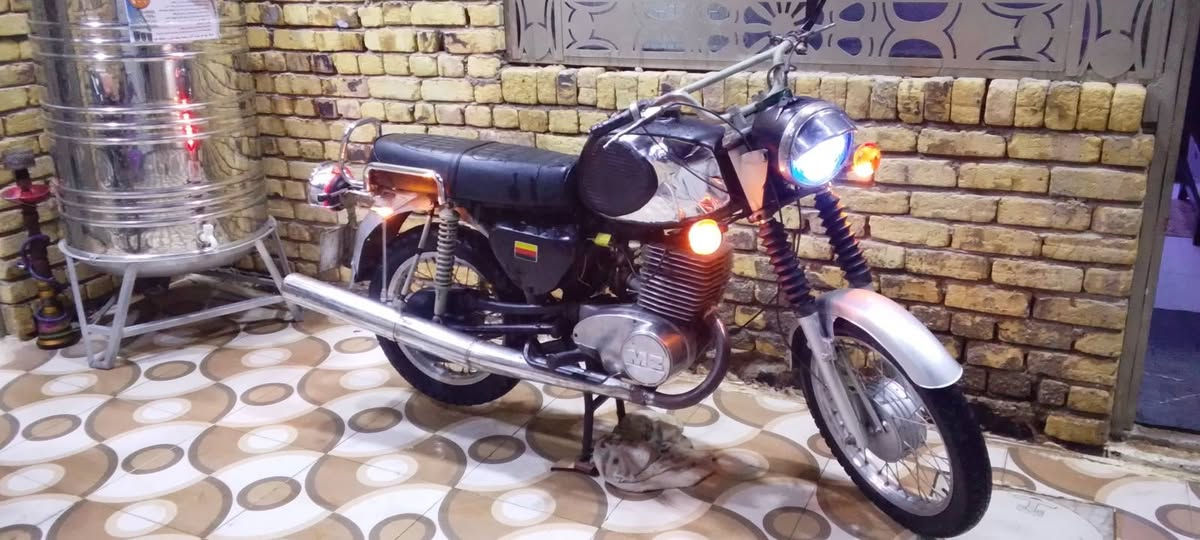 السلام عليكم مرخصت صاحب الكروب ماطور MZ 81 للبيع 650 امكاني نجف كوفه عباسيه *********** خاص مفتوح مراسله

