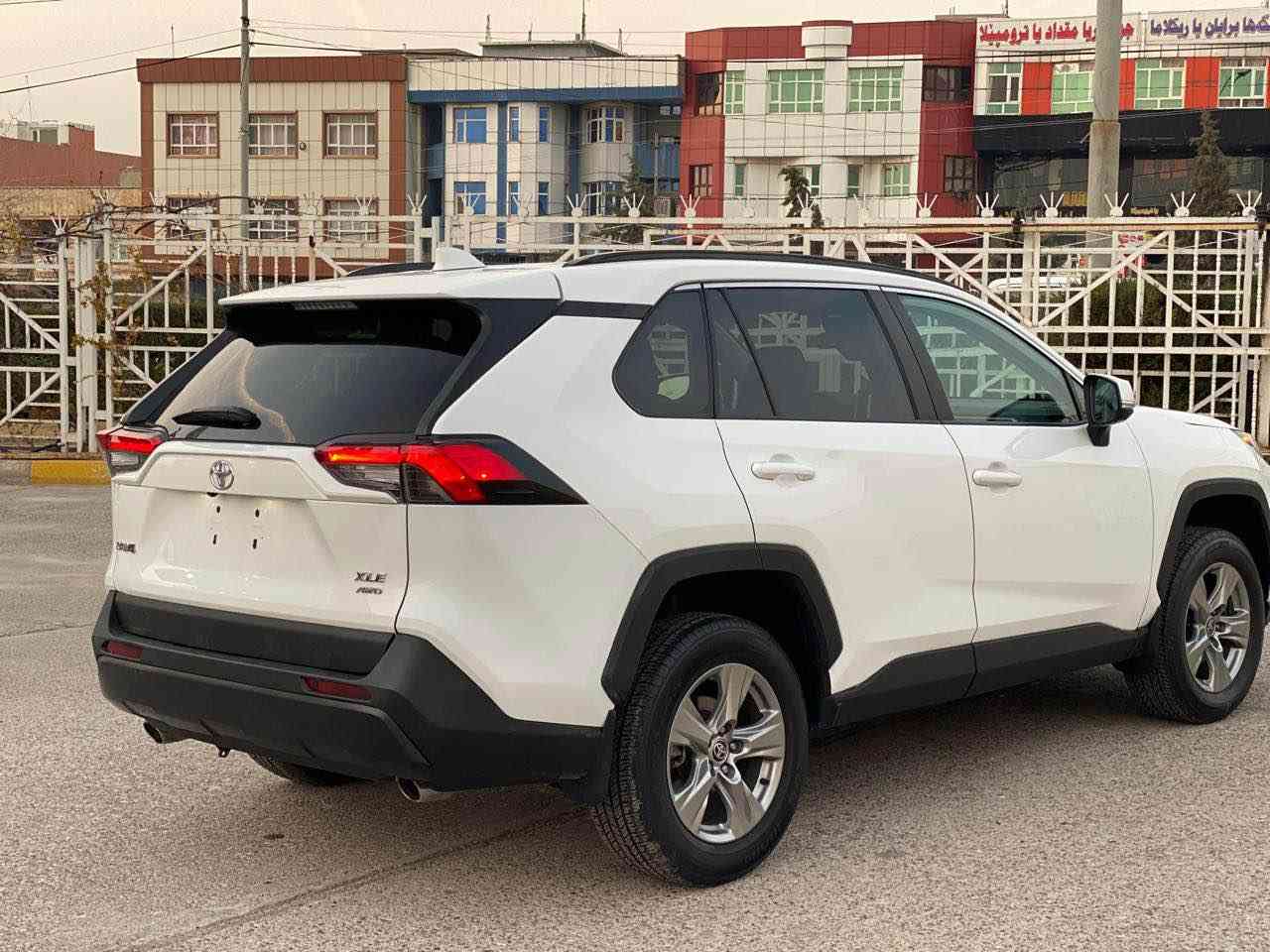 2023 TOYOTA RAV4, XLE  / راف فور
تويوتا راف فور 2023
السعر : 195 ومجال قليل 
الضرر : بوند صبغ و واحد چاملغ تعديل PDR
حجم المحرك 4 سلندر (2.5L)

مواصفات XLE  AWD
بصمة ابواب
بصمة تشغيل
صندوق كهربائي 
رادار أمامي
تحديد مسار
رادار جانبي (نقاط عمياء)
رادار خلفي
اوتو ستارت (Auto start)
اوتو ستوب(Auto Stop)
هاند بريك بصمة
اوتو هولد(Auto Hold)
تحكم وضعيات القيادة ECO,NORMAL,SPORT
مانع انزلاق+ABS
حساسات خلفية+كاميرا
تحكمات استيرن
اشاير بالمري 
لايتات زينون و عدسه 
بلاكتور زينون 
تبريد قطعتين 

وبقية مواصفات XLE المعروفة

*********** / كورك / واتساب اكر, نينوى
