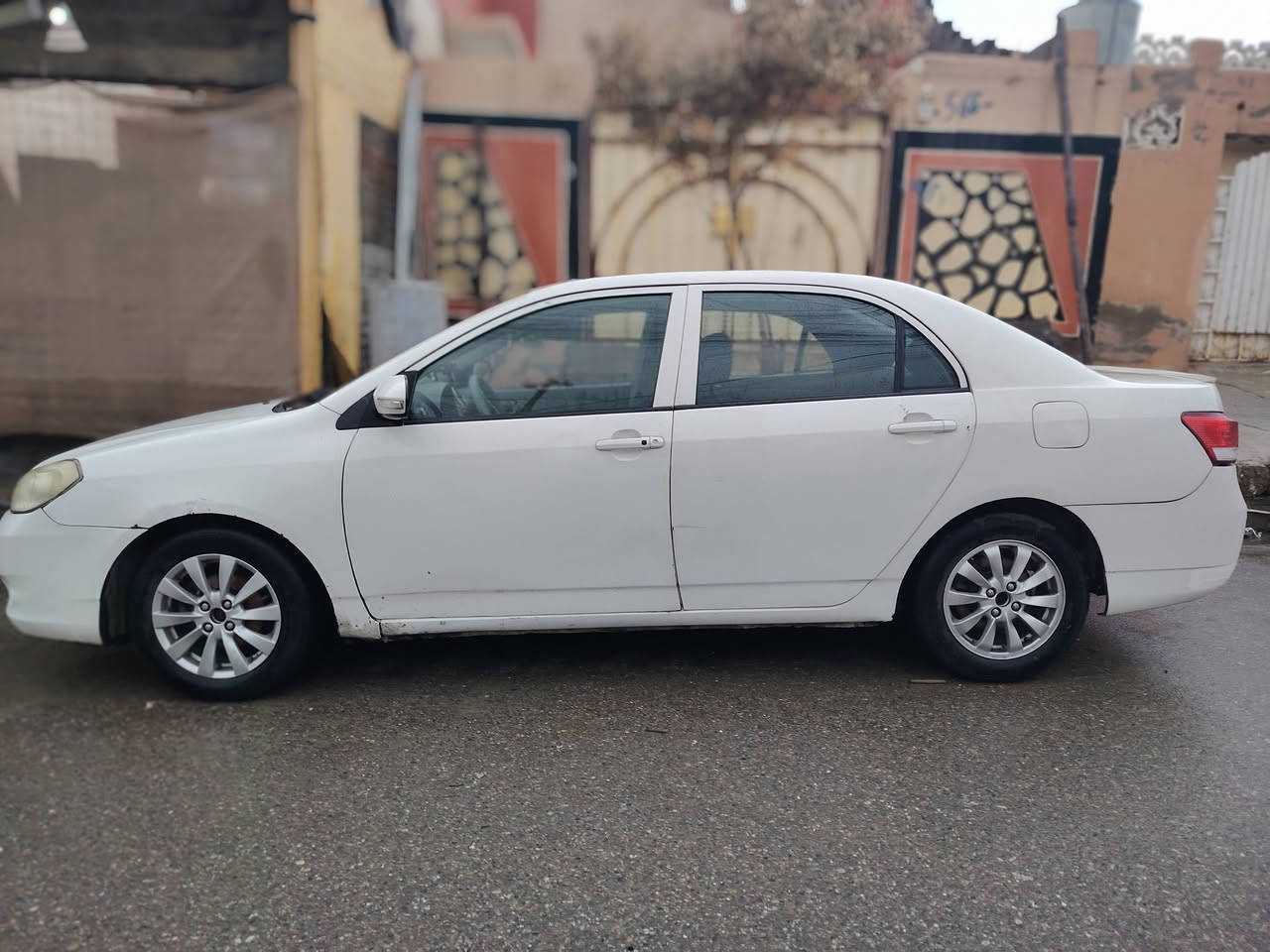 للبيع بي واي دي 2012 G3
رقم بغداد سنوية نافذه سنتين شرط الوكاله والتحويل طختها  بالجاملق الخلفي عكس السايق مكان السيارة الموصل *********** السعر 45
