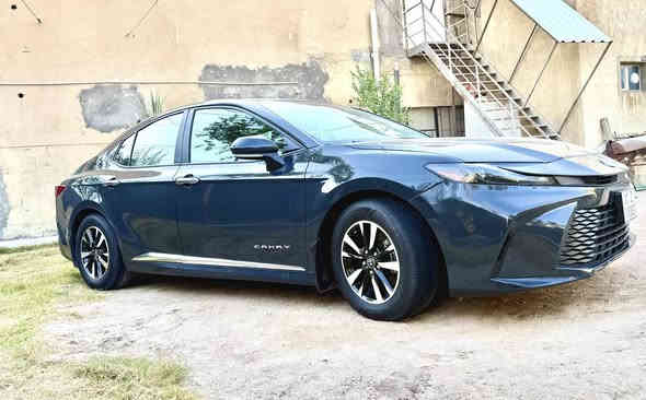 🚗 للبيع - تويوتا كامري LE 2025 🚗
:: للبيع او مراوس حسب القناعه ::
ماشيه 15 الف فقط وضع الشركه كفاله من الصبغ👍🏻

🚘 بلد المنشأ : اليابان 🇯🇵 وارد امريكي 🇺🇸
لون اسمنتي مميز 
🔹 الموديل: 2025
🔹 التسجيل: رقم بغداد جديد بأسمي
🔹 المواصفات:
✅ بصمة
✅ اربع جامات اوتو 
✅ العينه شاشة ديجيتال
✅ شاشة + كاميرا 
 ✅ كار بلي
✅ رادارات 360
✅ رادار مانع تصادم
✅ تحديد مسار
✅ لايتات زنون

🚘 حساسات ضغط اطارات
🚘 تبريد شاشة مناخين منفصلين 
🚘 قطعتين تبريد
🚘 هاند بريك كهرباء 
🚘كروس سرعه
🚘‏ Auto Hold  أوتو هولد 🚘
🚘انظمه القياده :سبورت ،نورمال،eco

كلشي شغال على وضع الشركه

🛠 تفاصيل الحادث:
🔸 فقط البنيد مبدل بلاد بدون صبغ 
الدعاميه نفسه  بلاد
غير هذا كلشي مكفول اتعهدلك بيه

🔧 المحرك: 2.5 هايبرد - 4 سلندر
📏 المسافة المقطوعة: 15,000،ميل

📩 للتواصل:
‏📞 ‭0780 926 6495‬ (بيه واتساب)

📸 صور الحادث بالمرفقات 📸
