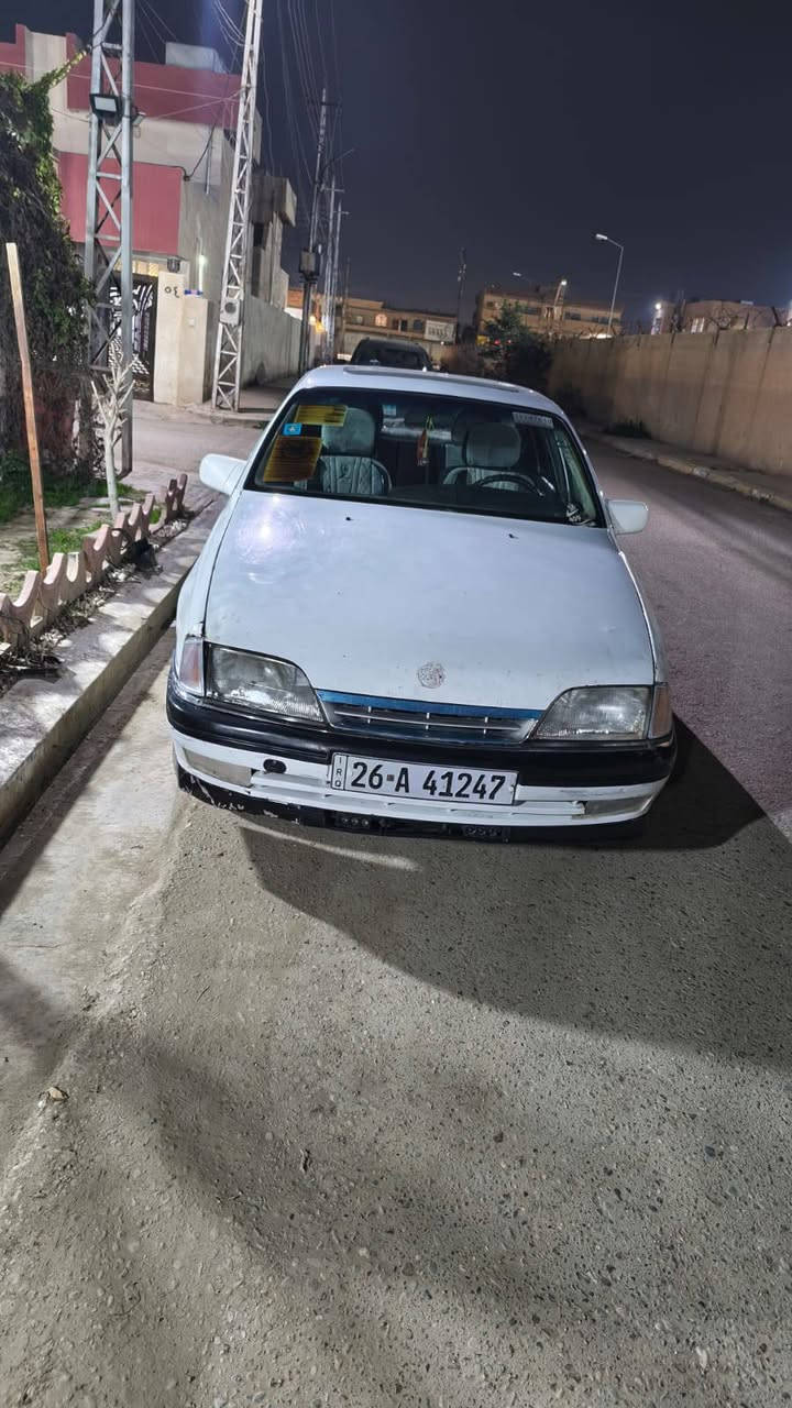 السلام عليكم
للبيع فقط أوبل اوميكا موديل ١٩٩٠ ابيض 

فتحة سقف 

جام اوتو 

رقم صلاح الدين دولي بأسمي تحويل مباشر 

هزة جديدة 

كير أوتوماتيك 

حجم ٢٠

السعر ٢٤ ورقة بيها مجال بسيط
للأستفسار الأتصال، 
***********

المكان تكريت
