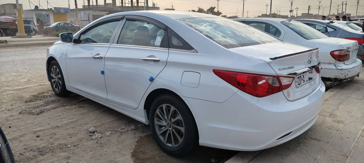 سوناتا خليجي 2013 مكينه 2000 دوش 
گير 6 نمر 
كفاله عامه من الضربة والصبغ والتبديل والبارد رقم ذي قار دولي 
فول مواصفات عدا الفتحه والبصمه 
جاهزه كير ومكينه وحداديه وتبريد وتايرات 
***********
