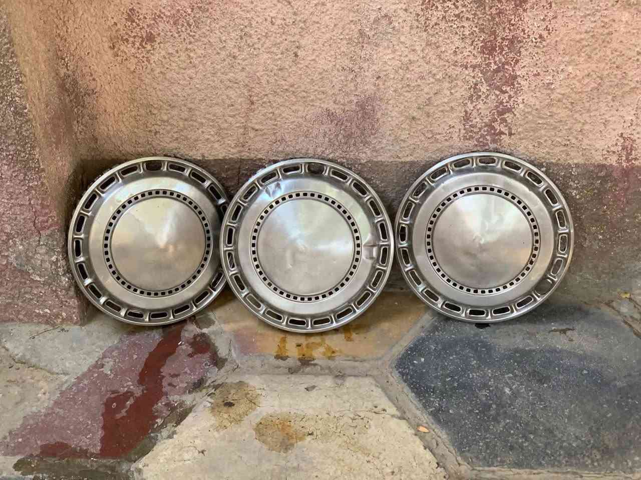 سلام عليكم للبيع كبات حجم 14 اصليات عدد 3 مكاني بغداد الحبيبية رقم الهاتف ***********
