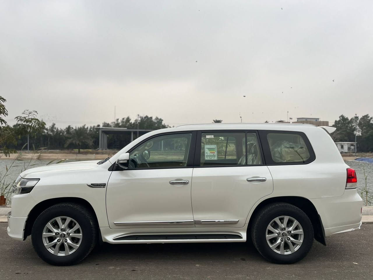 لاندكروز 2017  وايت ديشن
فول مواصفات رقم سليمانيه  بسمي رقم جديد 

مكفوله من الصبغ بيها بارد جدا بسيط مكانين فقط مامبين سونار موجود وهزة

8 ايرباك

150 الف ماشيه

فتح سقف و كشنات جلد وفور ويل باقي المواصفات معروفه

العنوان بغداد البلديات 

السعر 465 ورقه  وبيها مجال للطيبين فقط بيع

تخمً تاير جديد مكفوله محرك تبريد صدر بعدها بحالت الوكاله

للتواصل ***********
