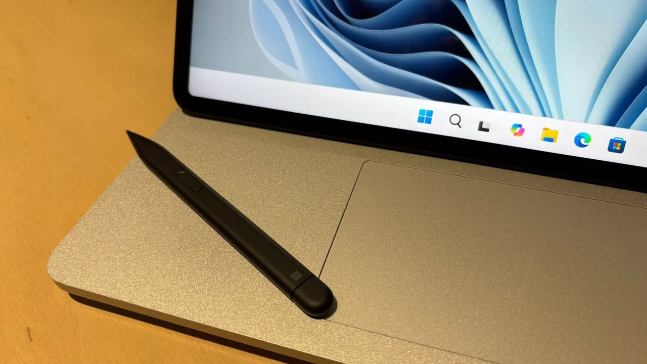 سيرفس لابتوب استوديو
سيرفس استوديو
شاشة حجم 14.4 بدقة 3k تردد120HZ
 جيل ال 11معالج Core i5
الرام 16 GB
الهارد 512 GB
 برو مع قلم slim 2
مكاني البصرة لايوجد توصيل 
***********
السعر 900 الف بي مجال
