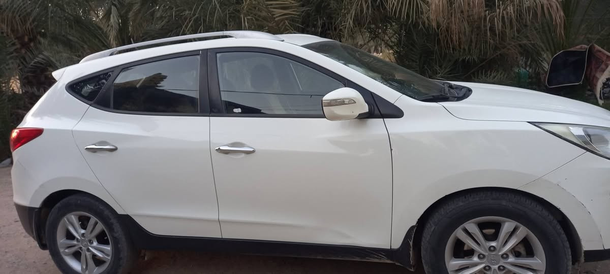 توسان ٢٠١١ رقم اربيل سيارة مكفولة من التبديل والصبغ بية بارد بسيط حدادية جديدة تبريد تدفئة شغال كهربائية كاملةمحرك وكيري جديد السعر ١٣٢ بية مجال رقم الموبايل  ***********العنوان قادسية غماس
