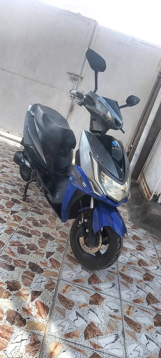 ماطور شحن  للبيع
سنة الصنع: 2024
نظيف وشغّال بدون أي ملاحظات
التفاصيل:
🔋 6 بطاريات
⚙️ أداء جيد جدا
🧼 استخدام بسيط
💰 السعر: مناسب 360الف وبـيه مجال
📩 التواصل: خاص أو اتصال ***********
