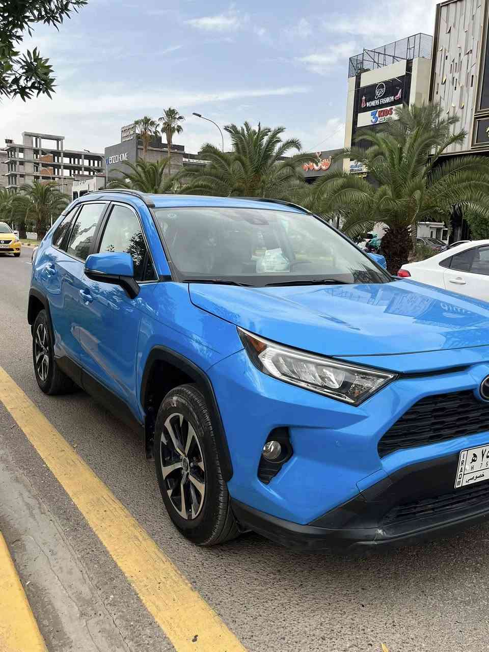 تيوتا  راف فور RAV4
XLE 2019 
بانزين محرك ٢٥٠٠
سلايد روف
داخل ابيض
٣ وضعيات قيادة 
سايد بريك بصمة
اوتو هولد
رادار تفاعلي امامي خلفي 
نقطة عمياء
جنطة كهرباء
شاشة ابل كار بلي و اندرويد اوتو 
ماشية ٧٤ الف كيلو 
بدون صبغ بدون ايرباك 
فقط ربع الدعامية الامامية صبغ 
بارد جنطة و شفة البنيد و حافة باب السائق 
السعر ٢٠٥
مكاني بغداد
***********
