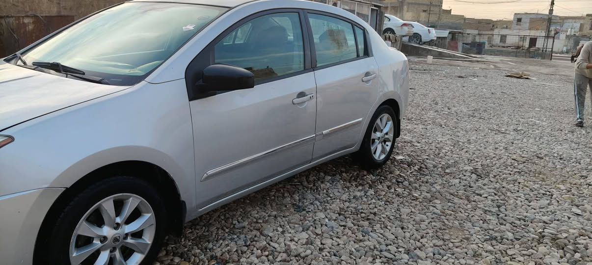 السلام عليكم للبيع نيسان سنترا 2010 رقم بغداد دولي بأسمي تحويل ثاني يوم 
سياره حلوه وجاهزه فول مواصفات السياره فتحه بالقماره بصمه تبريد شغال تتدفئ بلكشنات   شاشه كامره جاهزه السياره للاخير السعر 70 وبيه مجال مكاني ذي قار الشطرة *********** الشطره, ذي قار
