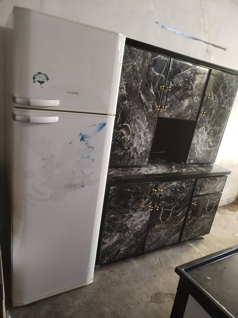 اسلام عليكم كاونتر المنيوم متر ونص نضافه ١٠٠ بل ١٠٠ ثلاجه شقالهه ماطور شركه نضافه ١٠٠ بل ١٠٠ استفسار اتصال بل رقم ***********
