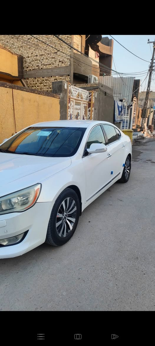 السلام عليكم
كيا كادنزا موديل 2012 خليجي محرك 6 سلندر 3500 مكفوله كفاله عامه فول مواصفات عدا البنراما رقم دولي بغداد باسمي تحويل ثاني يوم سنوية للغاية 2028 السعر 128 وبيها مجال قليل مكاني ميسان  الاتصال ***********
