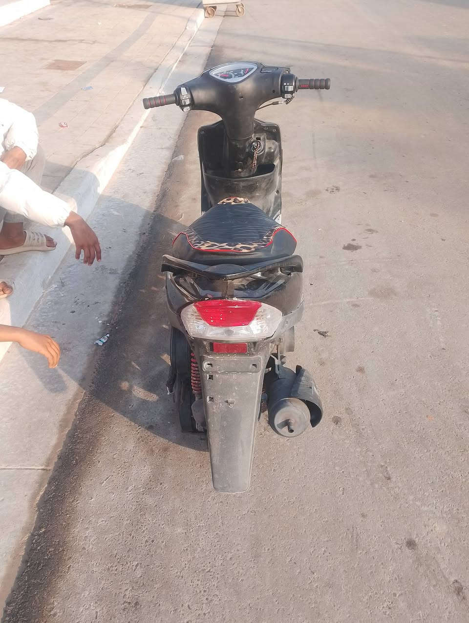 سلام عليكم شلونك شباب ماكس  البيع مكينه حاويه***********
