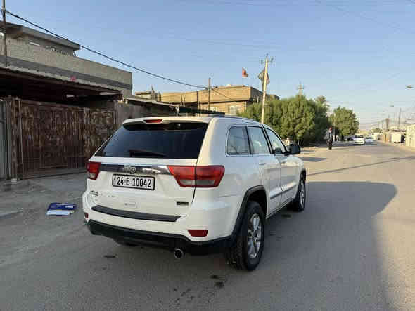 السلام عليكم للبيع جيب لاريدو وارد مريكي موديل 12رقم دهوك بسمي شرط تحويل مكينه 6سلندر وكير مكفولات ماشيه 195تبريد ثلج نص موصفات سعر 153ورقه بيه مجال  سياره جاهزه من كل نواحي مكاني بغداد  الشراي يتصل  رقم *********** ملاحظه سونر موجود بل نشر
