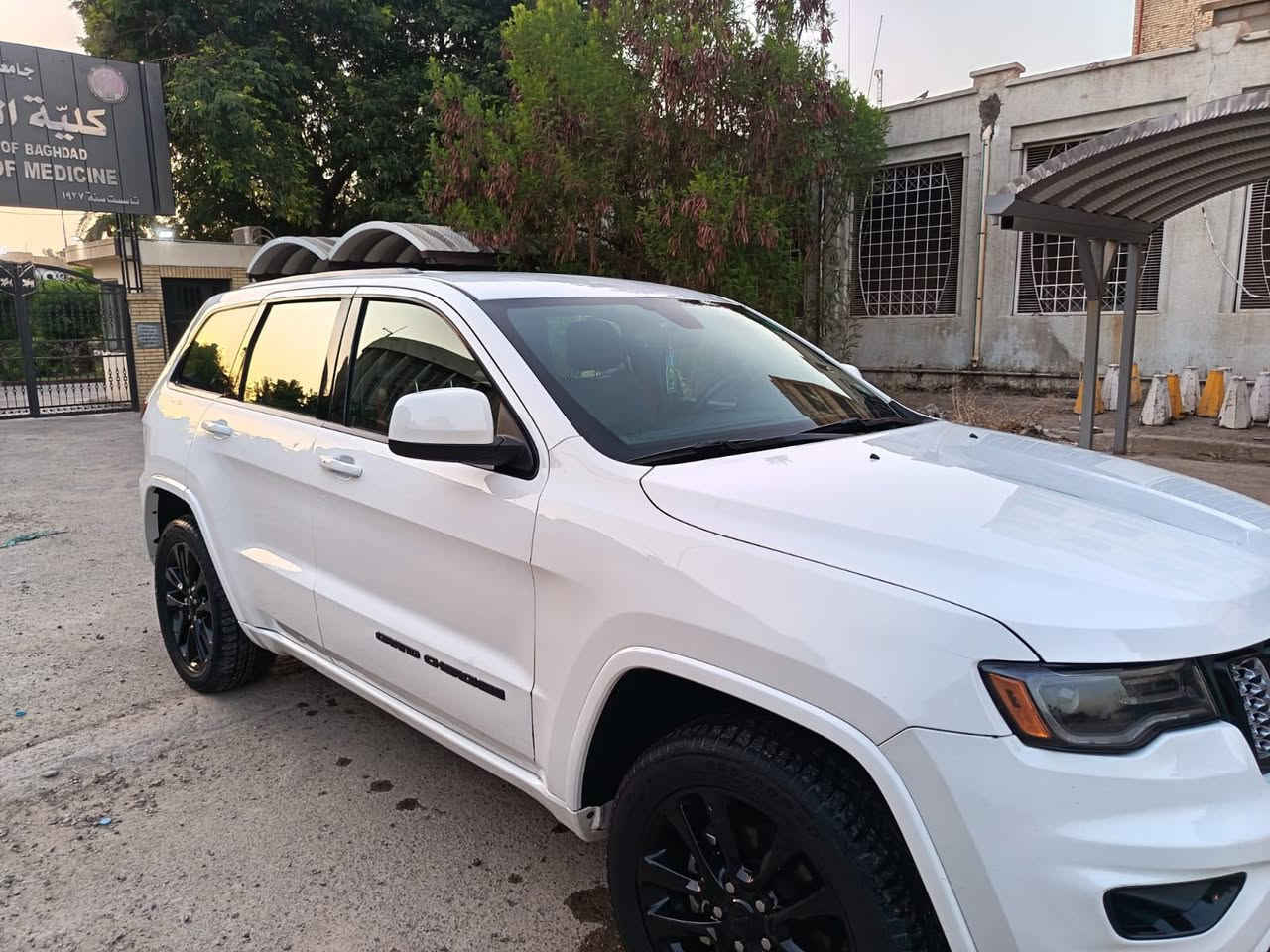 جيب 2020بلاك توب
حادثها سرقه قطعه وحده 

وبيها ملاحظات بسيطه 

تفاصيل اكثر 

 

*********** /هاتف واتساب
