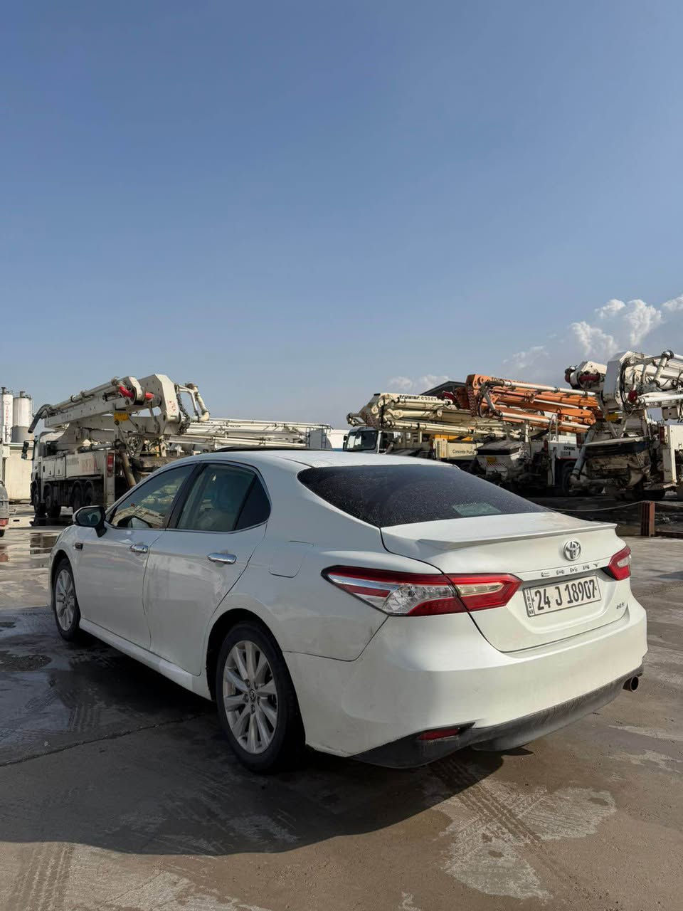 Camery 2023 GLE شەریکە SAS
سەیارەکە وەرگەراوە حیزام سبوغە بەس بە عام دەفرۆشم 
سەیارەکە بێ ئێرباگە پشتی تۆزەک حەوزی هەیتی پێشی شاصی لای سەکنه قۆپەکی گچکەی هەیە بێ سبوغ بێ تحدیل 
سەیارەکە فولل ماصفاتە سفری شەریکەیە
گێر و مەکینەی بە شەرتە 
سلایت و بەسمە و شغالە  ناو زەردە 
فوول فوللە. 
سحری ١٥٣ وەرەقە و مەجالەکی تێدایە
بەس تەلەفۆن جواب دەدەمەوە
*********** أربيل, العراق
