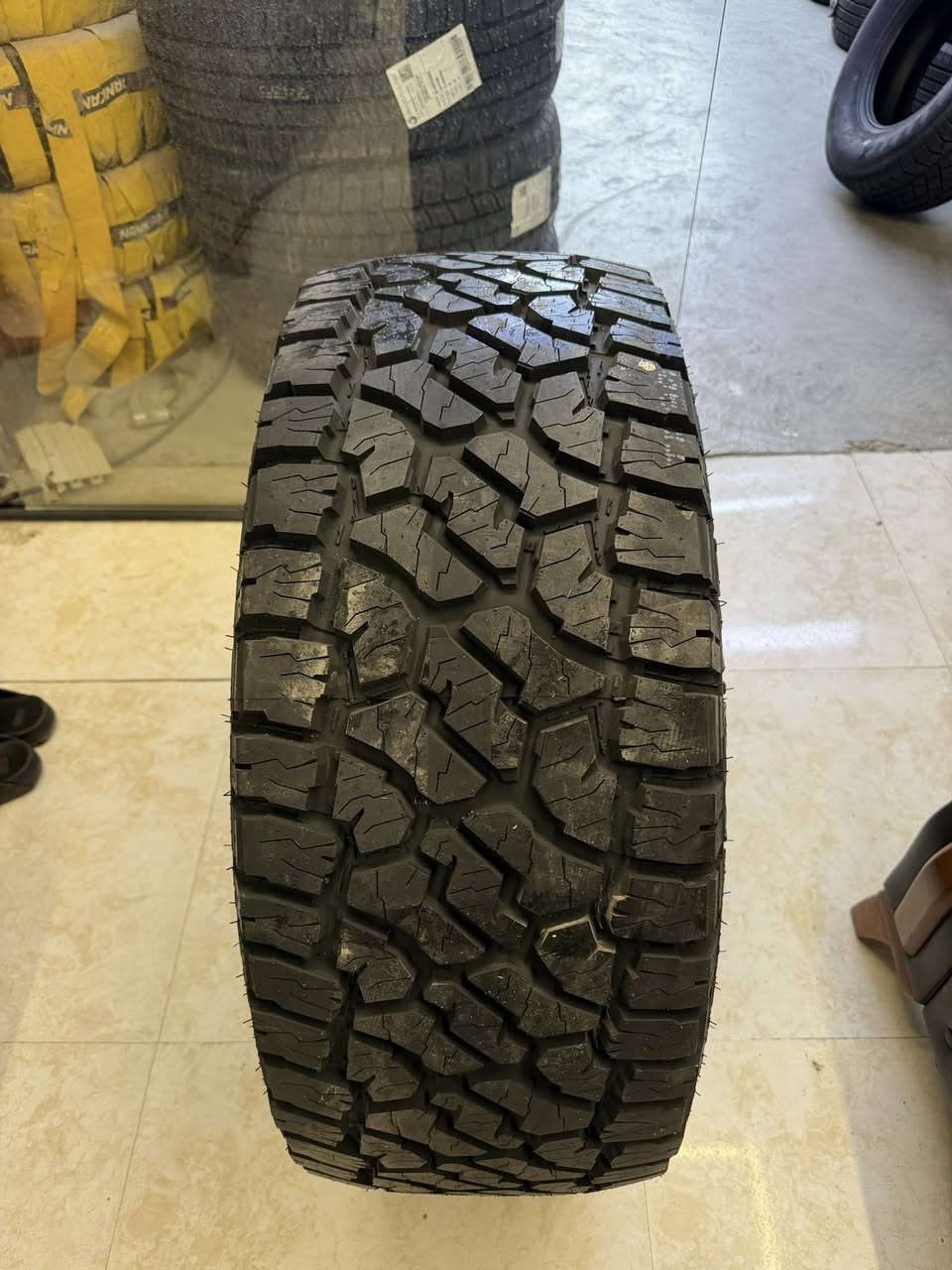 تاير فورشن تايلندي ٣٢٥.٦٥.١٨ ١٠ قات LT جديد موجود 
متوفرة 

توصيل لجميع محافظات موجود 

رقم تلفون 📞 *********** واتساب
