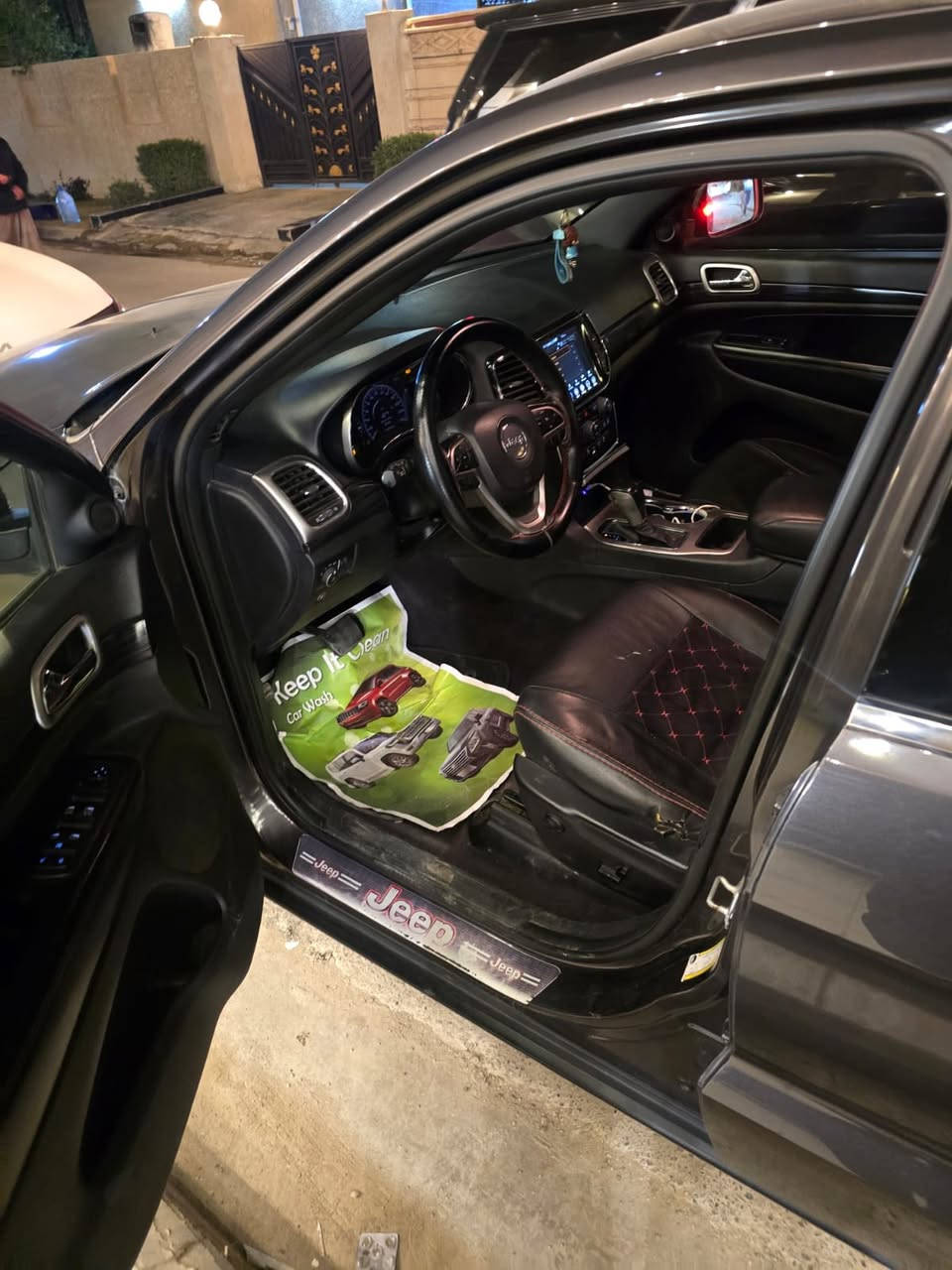 جيب لاريدو وارد امريكي 2019
حادث خلفي شاشة جبيره
 ماشيه ١١٥ 
مكان بغداد السيديه 

السعر 230 $ وبيها مجال 
*********** 
واتس وخط
