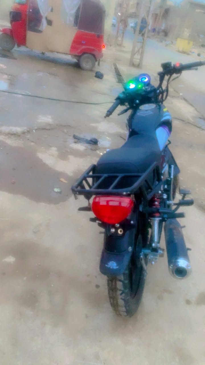 السلام عليكم  دراجه نامه برو دراجه كلش نضيف وماشيهً 8000 مكاني بغداد الاتصال. على هاذا الرقم *********** شرط النكرهً سلف
السعر 1250 وبيههً مجال
