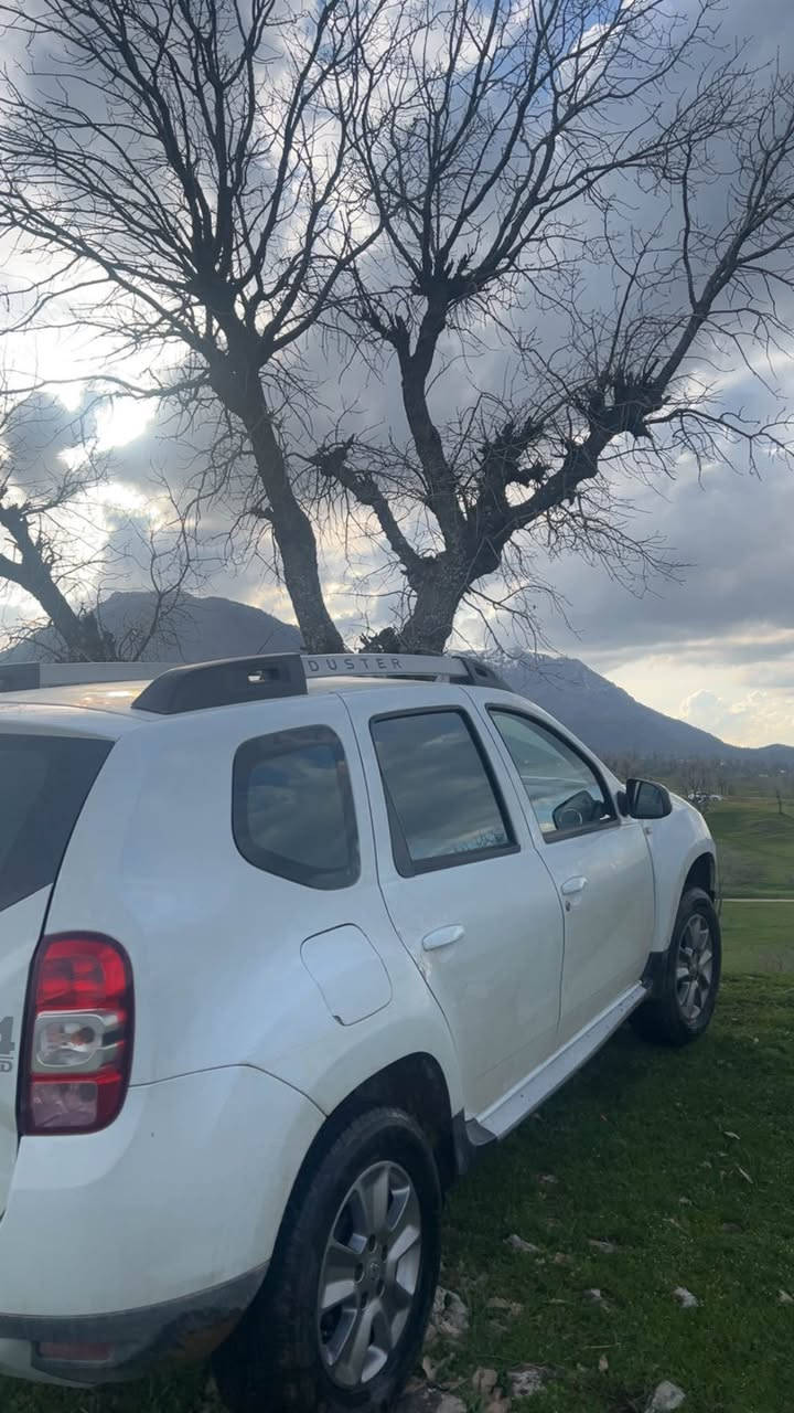 رينو دوستر ٢٠١٧
شتيكي خاوين 
مةكينة گاز بيلاد سوپةر 
گير عادي 
رةقةم هةوليرة 
رةقةم و سةنةوي نوية 
***********
*********** سوران, أربيل
