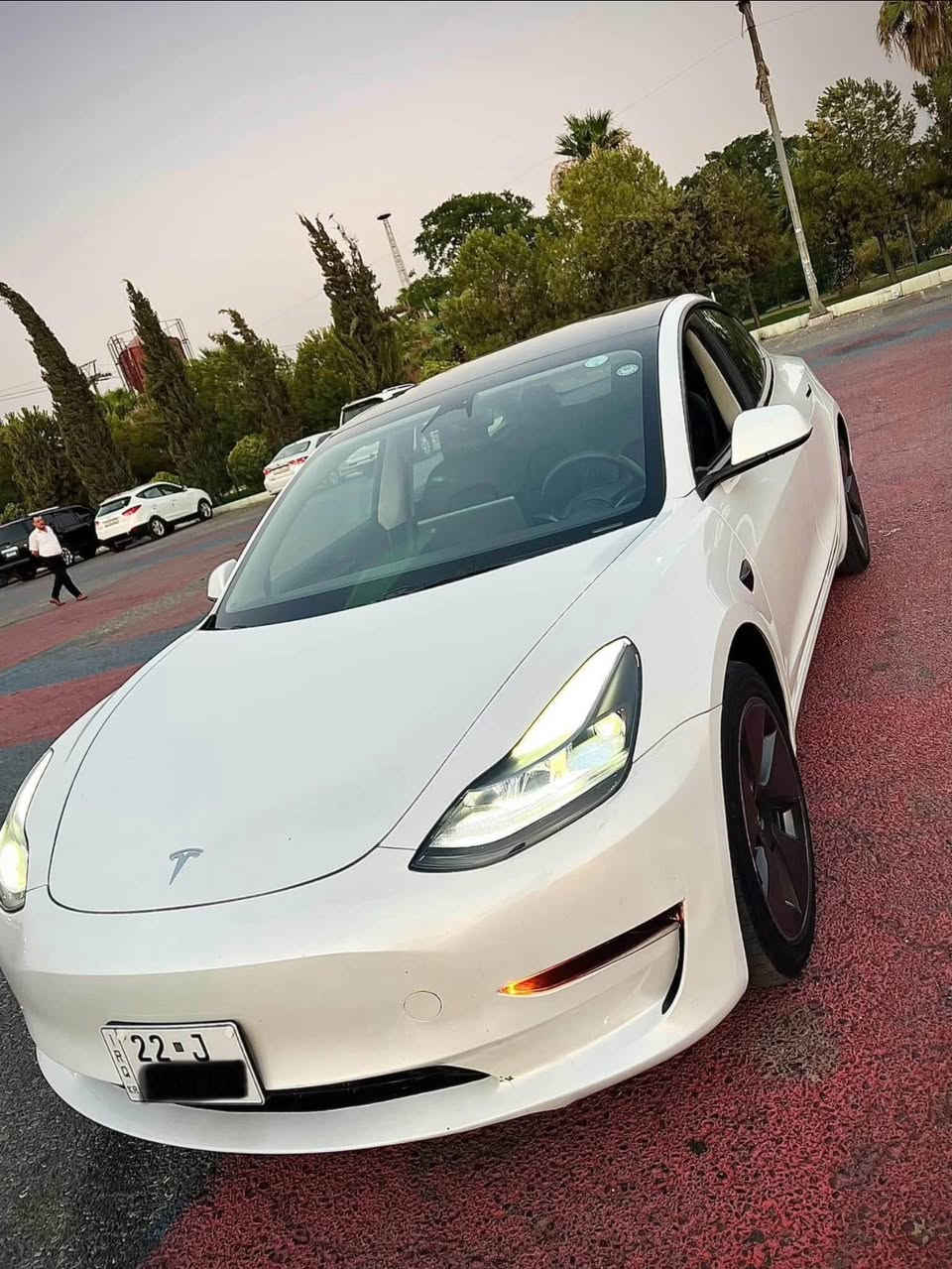 Tesla model 3 2023
قطعتين تبديل بيلادي 
شبرين دوسة صبغ
بدون دواخل ارباك 
امامي خلفي كبس 
بدون مصرف سيارة 
كهربايت بشرط
ماشي 40 الف كم 
سعر 178 ورقة مجال 
مكان اربيل 
رقم موبايل _***********
واتساب موجود
