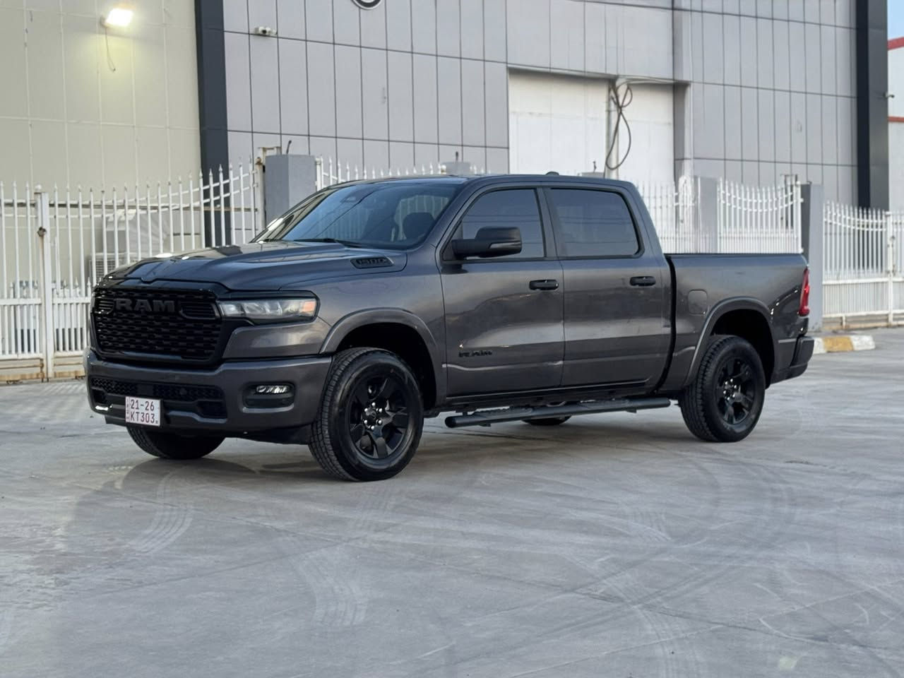 رام 2025 
محرك V6     3.6 ايتورك
ماشية 3 الف فقط 
مواصفات بك هورن 
بودي قصير باب طويل المرغرب
فور ويل   4X4
رادار امامي و جانبي
حساس امامي و خلفي
كشنات تتفيه و كهرباء
  مرايه شفط
بصمة تشغيل عن بعد
صور حادث بلمنشور 
جامرلغ و نص باب صبغ
بدون دواخل 
ارباك راجع سستم بلادي 
بدون رقم تترقم شمالي  
السعر// 295
مكان السياره كركوك
***********
