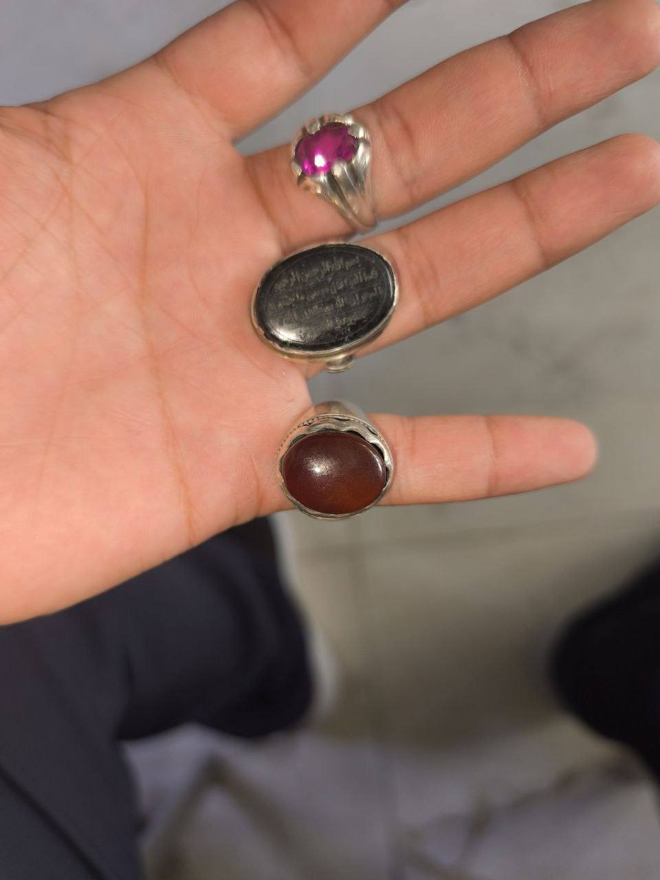 عقيق يماني قديم وزين ثقيل وعباس اباد وياقوت 
الاستفسار على وتساب ***********
