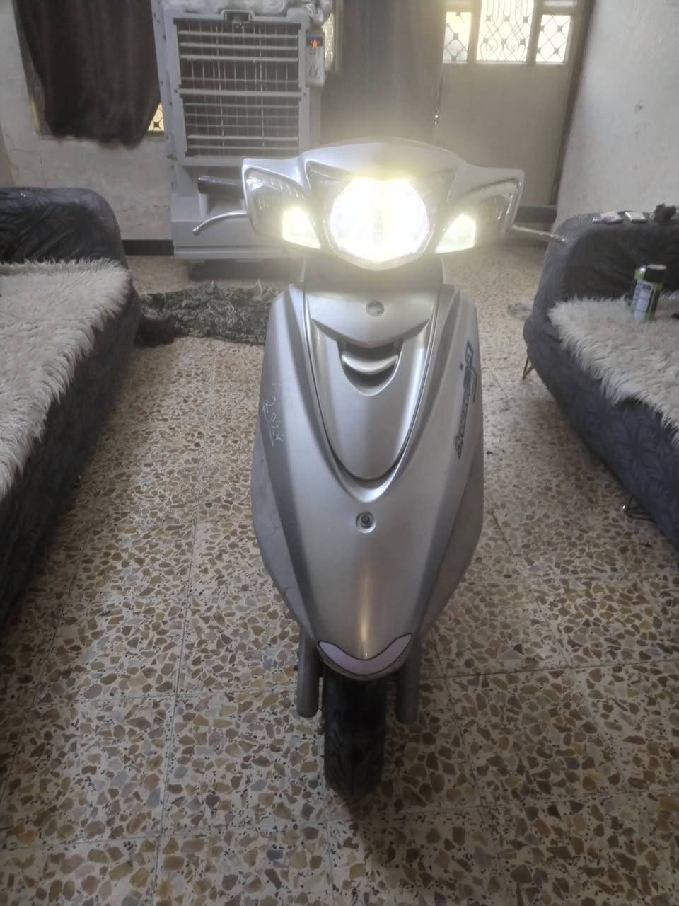 بريز ببغاء نوزل ياباني سكليتر خطين كله شغاله اي نقص مابيه نضافه فول دراجه جديده لوك السعر ٧٠٠ بغداد المشتل ***********
