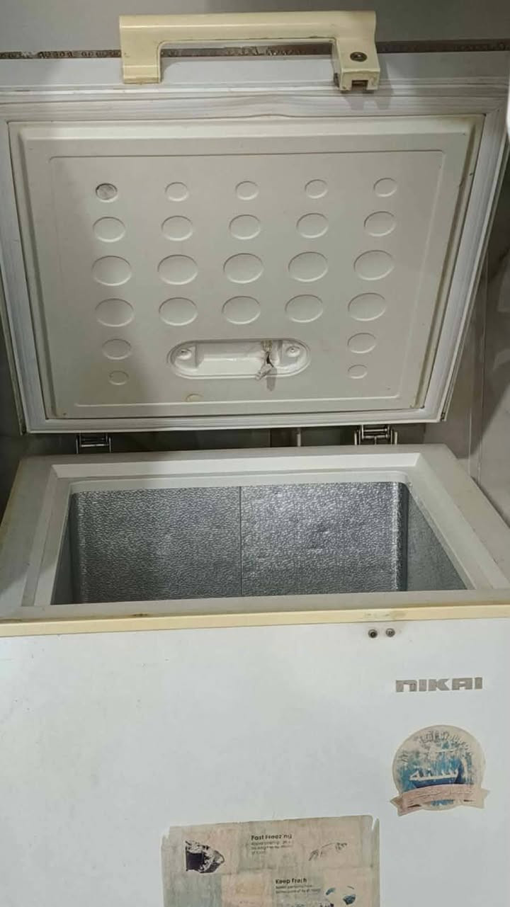 سلام عليكم
 للبيع  مجمدة صغيرة وثلاجة كبيرة يحتاجن تبديل بس ماطور مكان سماوة جربوعية ثانية


**إذا كنت صاحب هذا الإعلان وتريد حذفه لأي سبب، رجاءا أرسل رسالة إلى الدعم الفني**