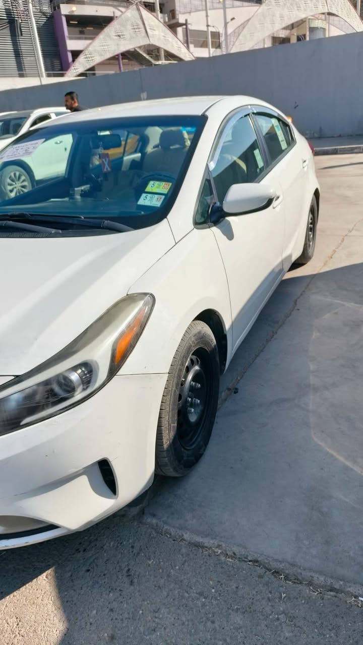 السلام عليكم فورتي 2017 البيع سياره بسمي رقم بغداد مكليزي مكينه كير تخم تاير سدر كله جديد ومضومت غاز  حادثه بابتين صفحت صايق بكان بغداد سعر 110 قفله مال بيع
***********
