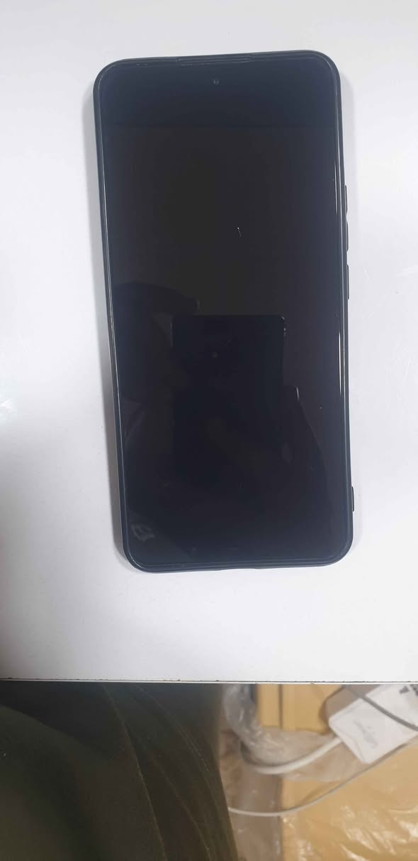 للبيع: هاتف Xiaomi 12T Pro (مستعمل نظيف جداً)
حالة الجهاز والملحقات:
الحالة: مستعمل جيد ونظيف جداً.
اللون: أزرق مميز.
الملحقات: الشاحن الأصلي + كفر (جراب حماية).
أبرز مواصفات الهاتف:
المعالج: Snapdragon 8+ Gen 1 الأقوى في الألعاب والأداء القوي.
الكاميرا الأساسية: بدقة خيالية 204 ميجابكسل مع تصوير فيديو 8K ومثبت بصري.
الشاشة: AMOLED بتردد 120Hz ودقة عالية جداً.
الشحن والبطارية: بطارية 5000mAh مع شحن خارق 120W (يشحن الفل بدقائق معدودة).
الصوت: سماعات ستيريو من Harman Kardon.
السعر: 250 ألف دينار (وبيه مجال للشراي الجاد).
الموقع: النجف الأشرف - مجمع قنبر السكني.
للتواصل والاتصال: *********** النجف, العراق
