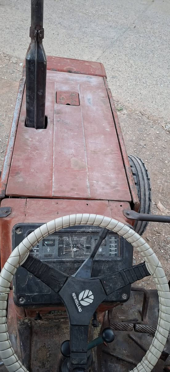 فیاد بۆ فرۆشتن مۆدیل ٨٣ رقرم سەنەوی ئەسڵی لەگەڵدایە گێرو مەکینەی ئەکسڵ بەشەرت مەکینەی تازە تەئمیر کرایتەوە ٢٥٠ مەسرەفی تیدا نیە***********
