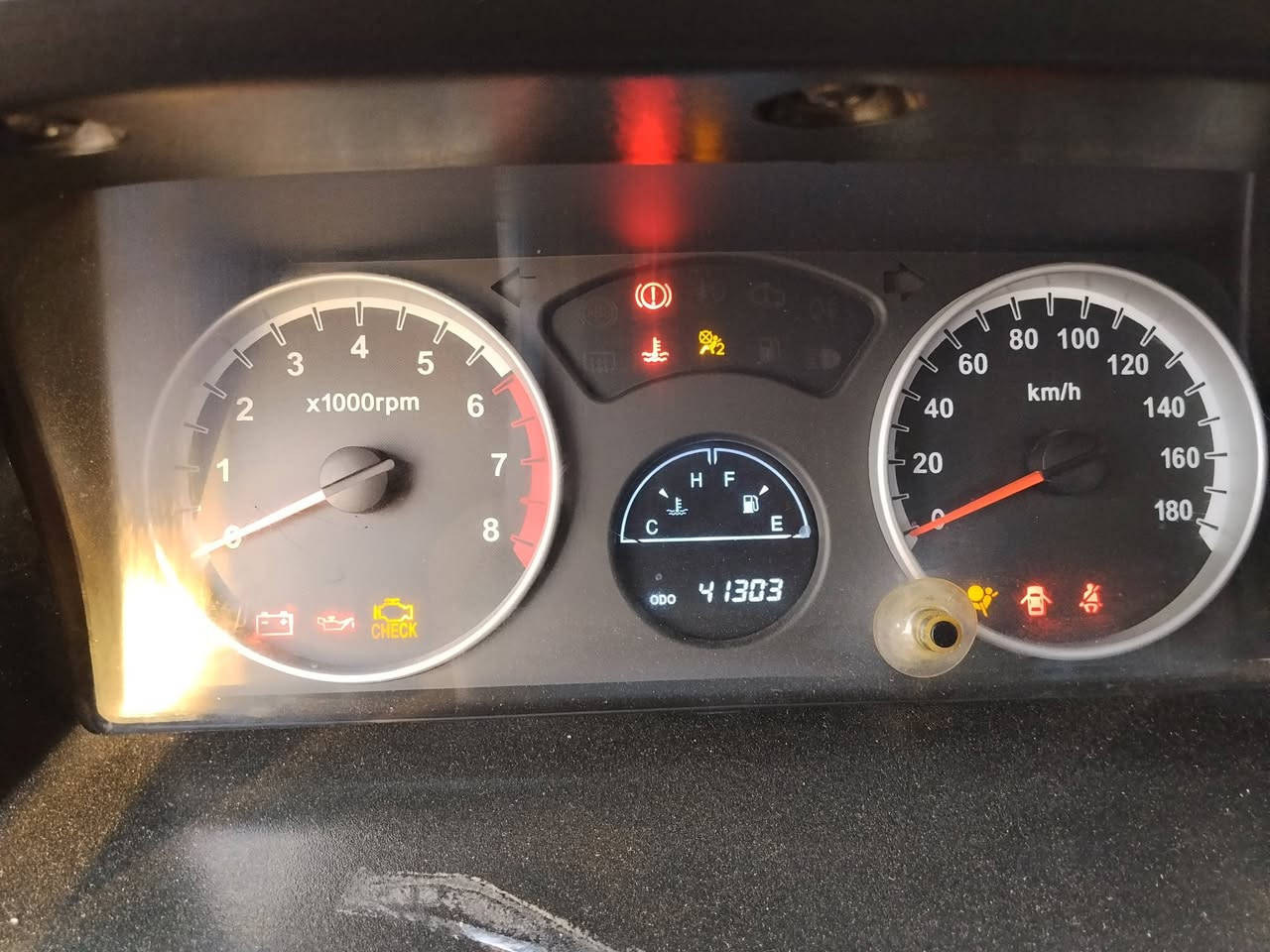 سلام عليكم سايبه البيع استلم شركه ماشيه 41 الف حقيقي
السياره بسمي سياره ما مشتقله تكسي تخم تأير بس بيه صبق شويه يم المازده من عده صبق كفاله عامه ***********
