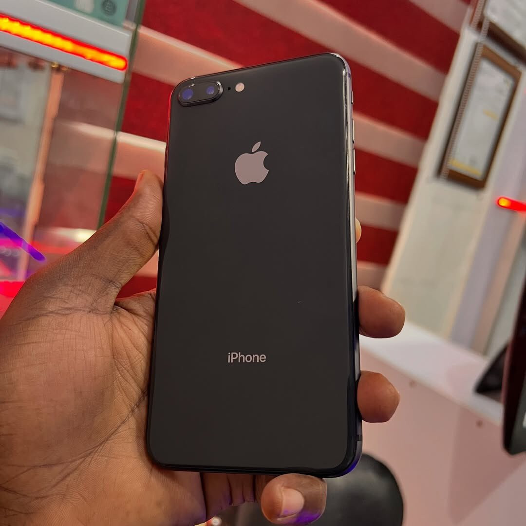 #ايفون 8 بلاص 

ذاكرة 250 
بطارية 100

الجهاز مفتوح بطارية فقط الباقي كله عل الشرط 

نضافته 99% بدون كسر نمش شخوط 

بصمة اصبع شغاله وكلشي شغال ونضيف 

#بيع او مراوس 

العنوان السماوه : سوك المسكوف 

***********  اتصال 📞 او واتساب
